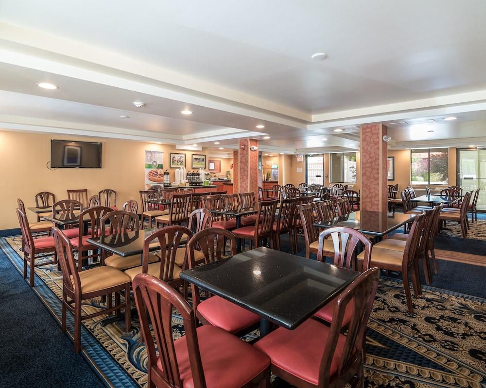 Quality Inn & Suites Lexington Buitenkant foto