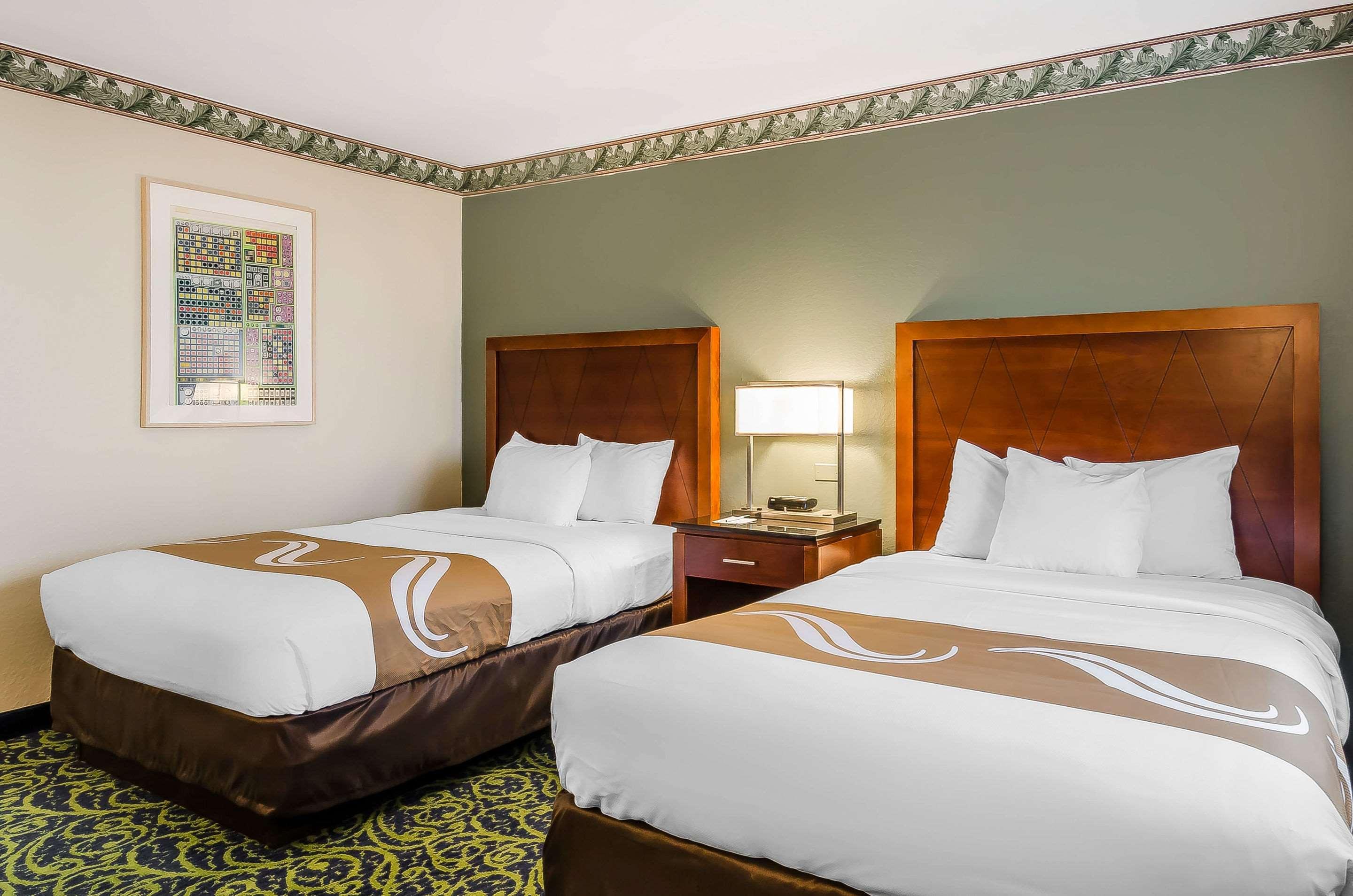 Quality Inn & Suites Lexington Buitenkant foto