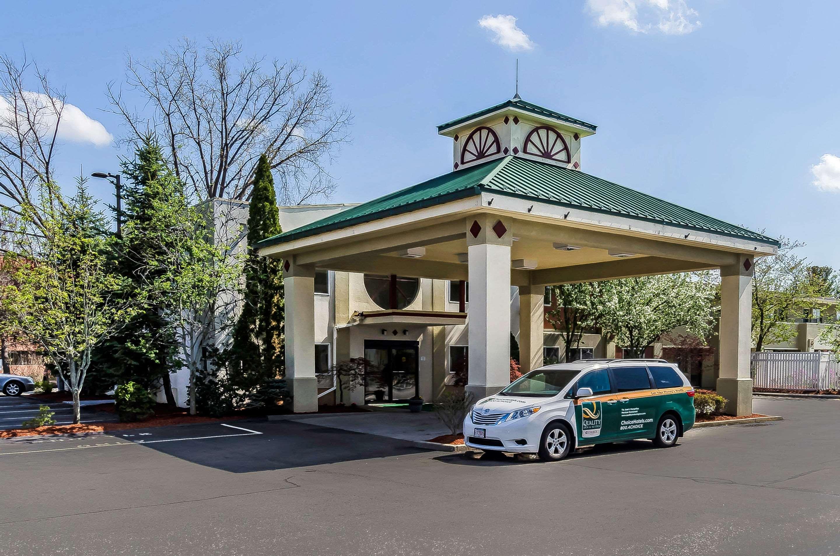 Quality Inn & Suites Lexington Buitenkant foto