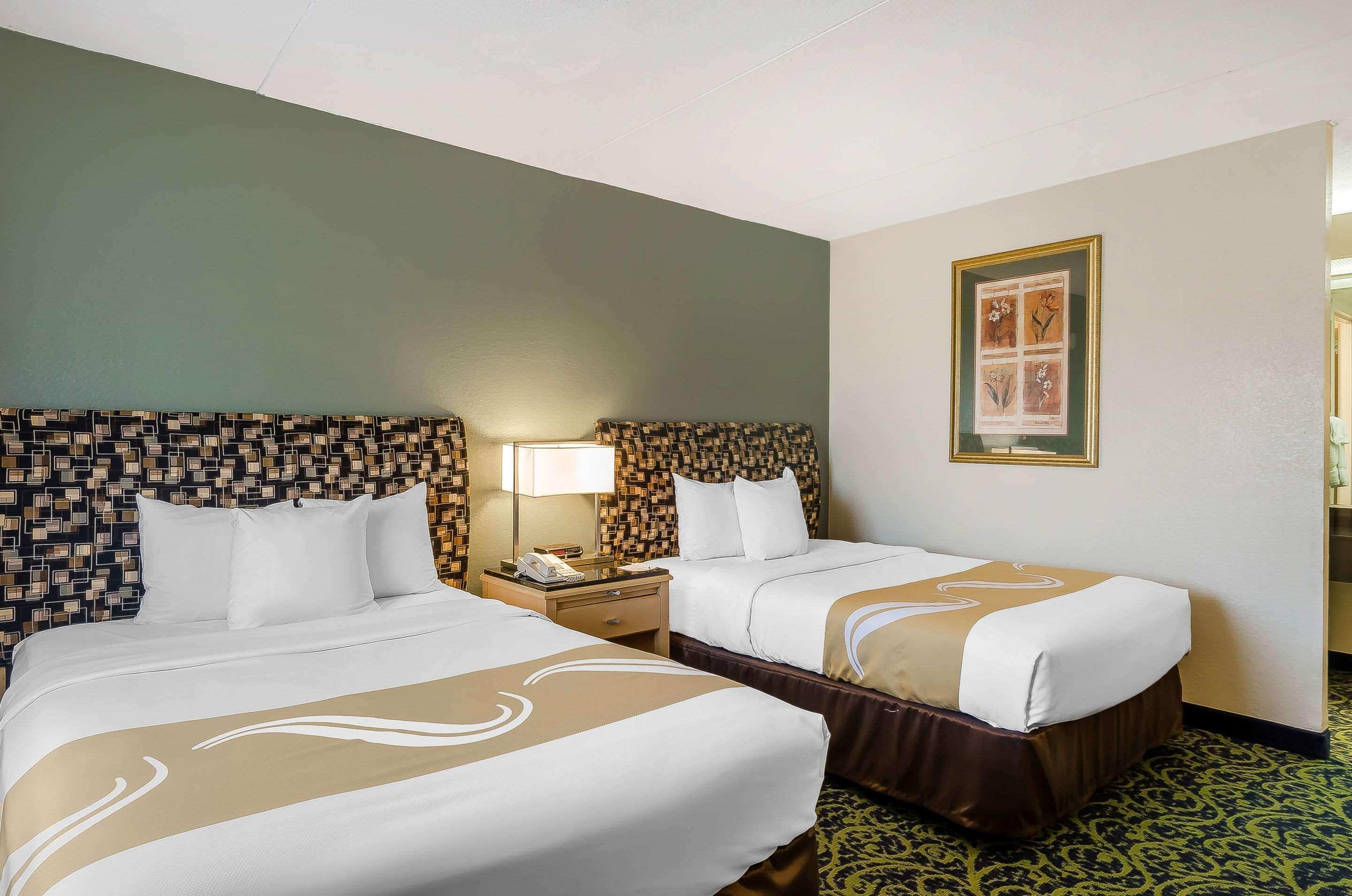 Quality Inn & Suites Lexington Buitenkant foto