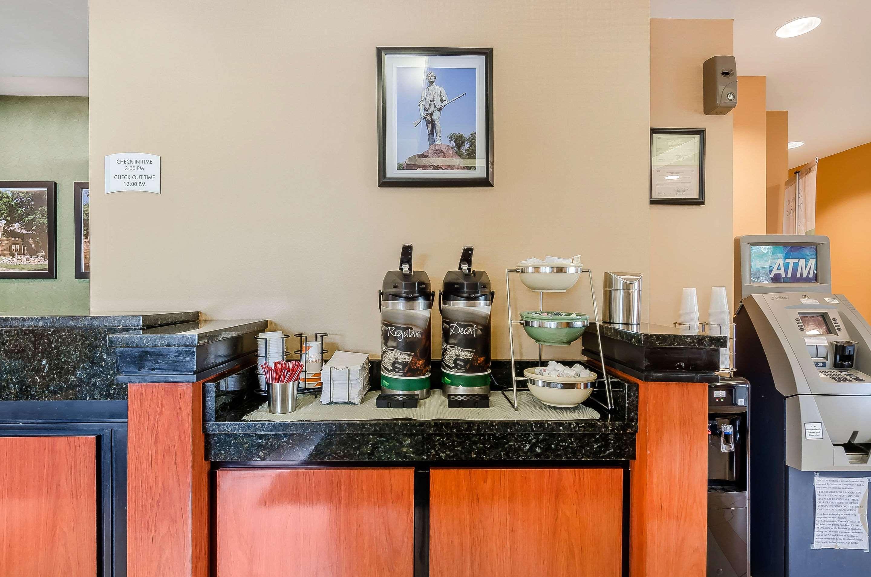Quality Inn & Suites Lexington Buitenkant foto
