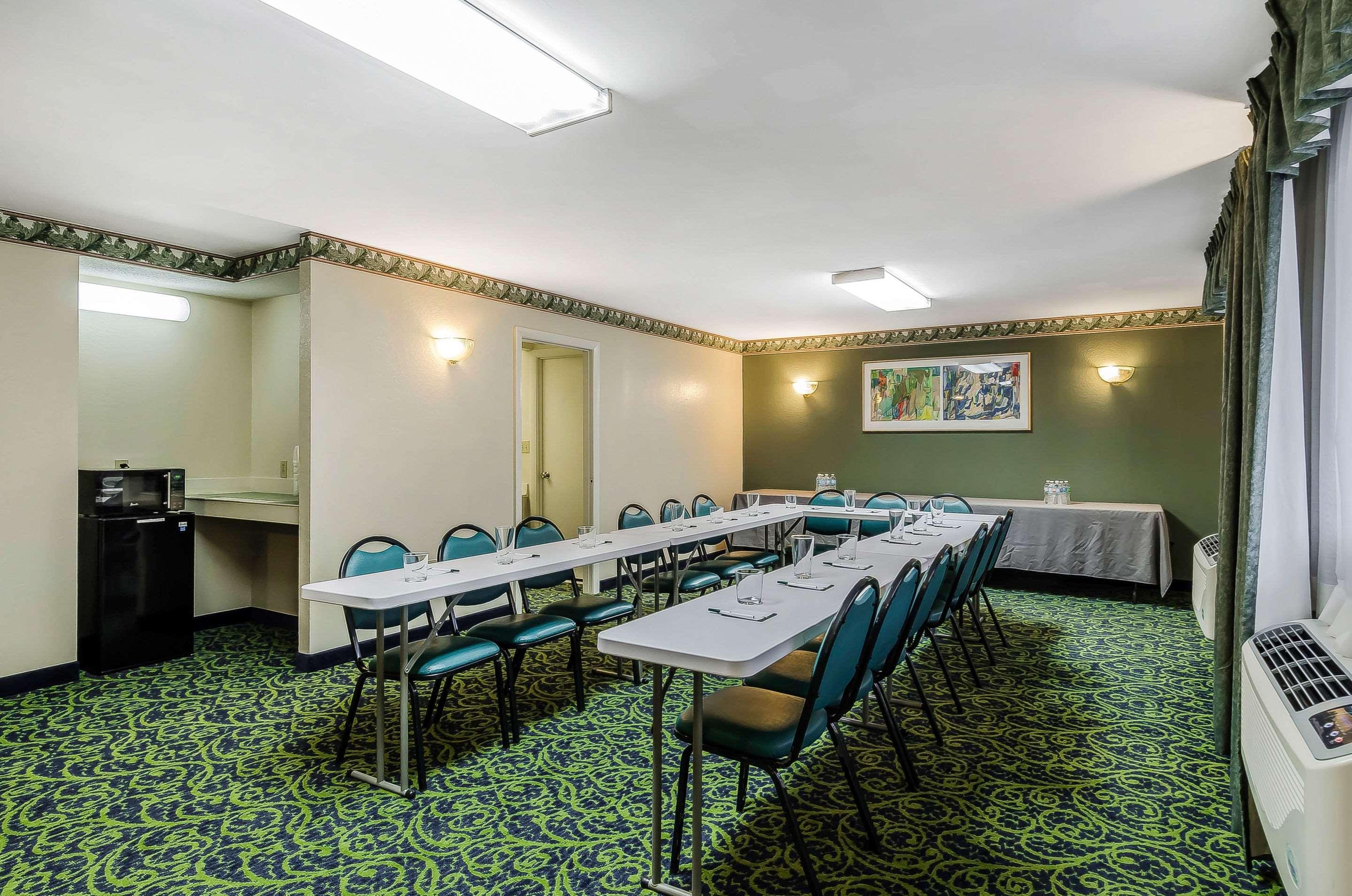 Quality Inn & Suites Lexington Buitenkant foto