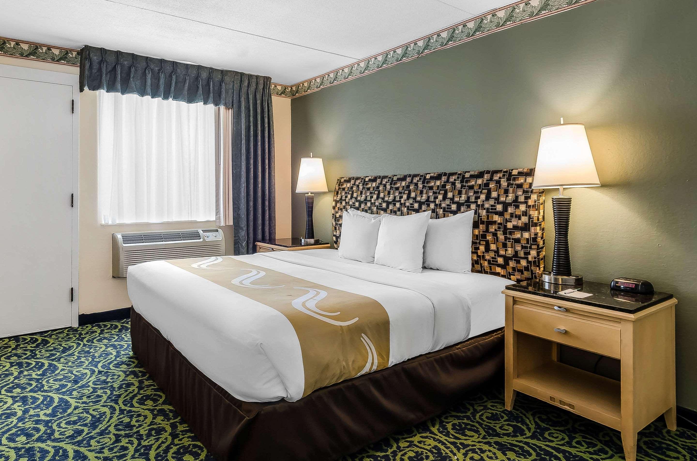 Quality Inn & Suites Lexington Buitenkant foto