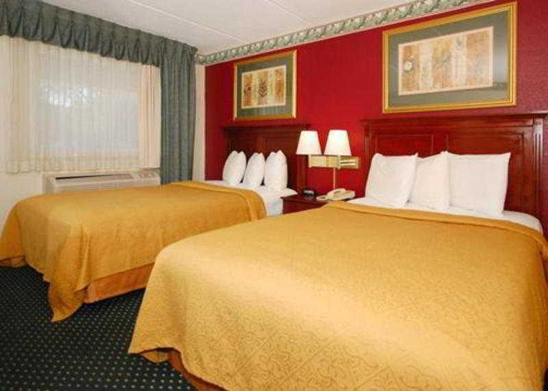 Quality Inn & Suites Lexington Buitenkant foto