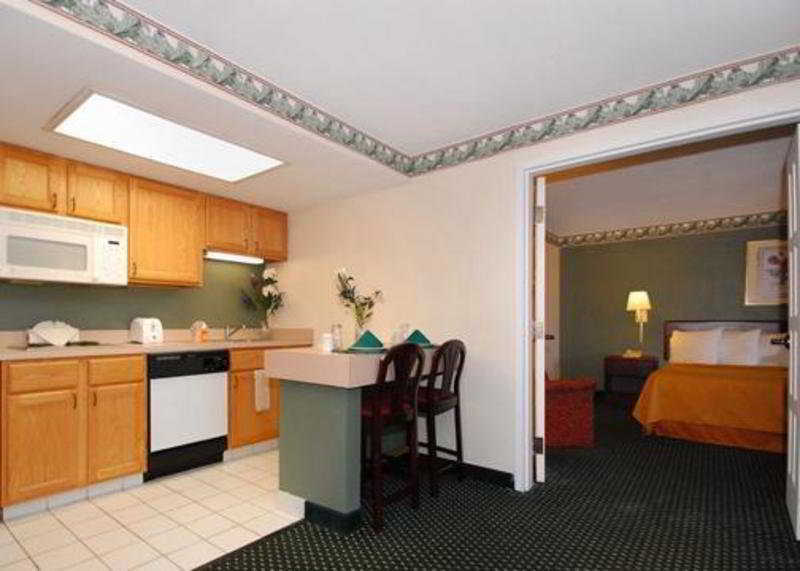 Quality Inn & Suites Lexington Buitenkant foto