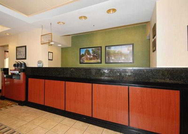 Quality Inn & Suites Lexington Buitenkant foto